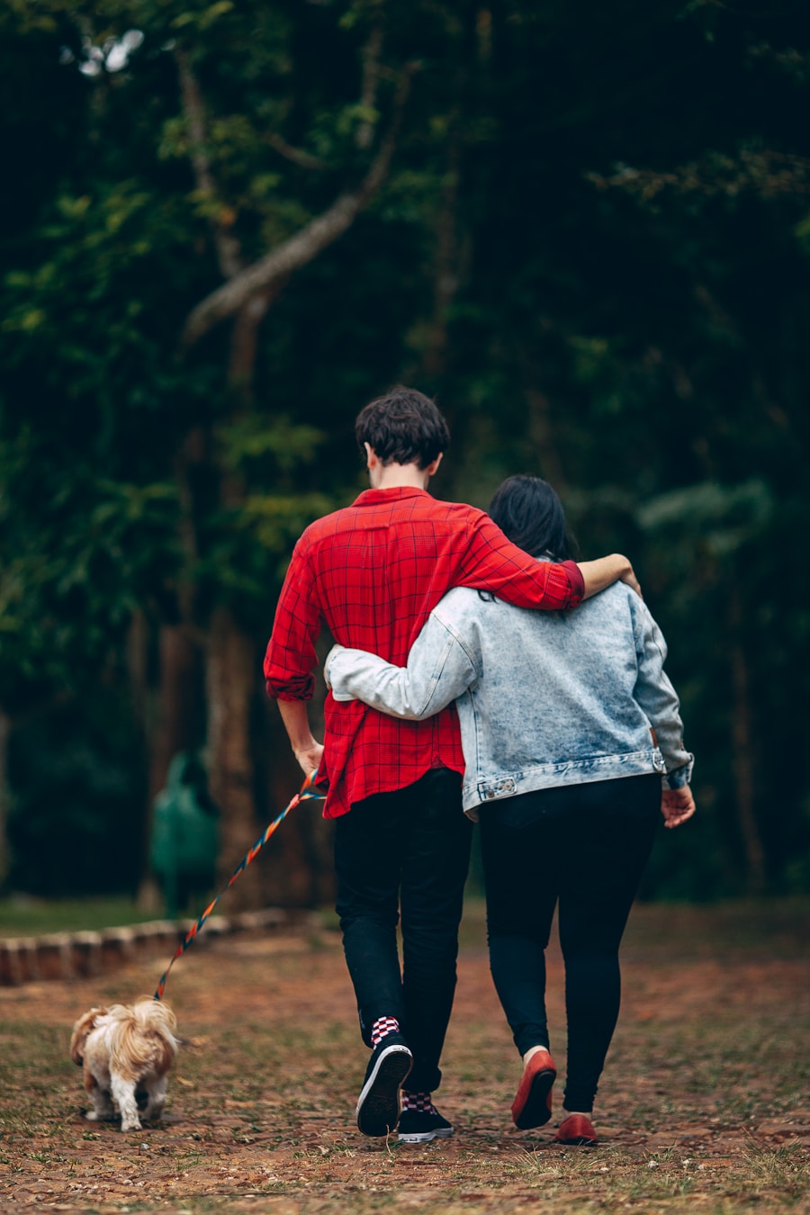 Photo "how to handle long periods of separation in relationships"
